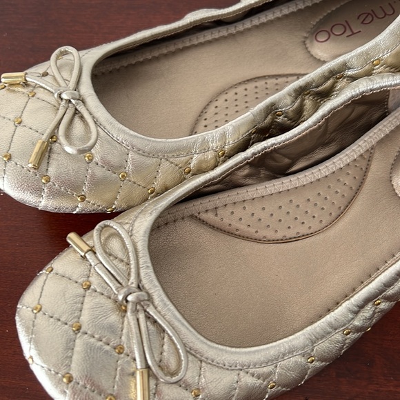 ME TOO Gold Ballet Flats - Picture 2 of 6